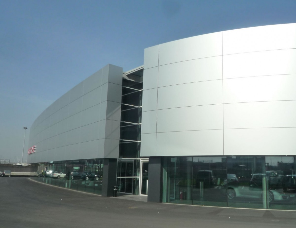 Porsche Mailand